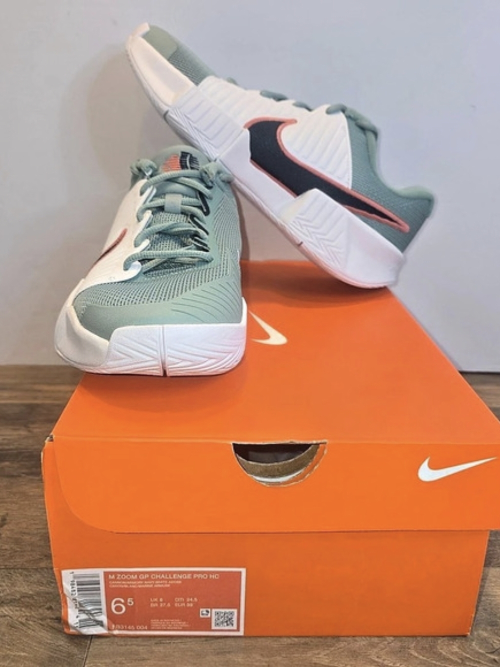 Nike GP Challenge Pro Athletic Shoes Green & White US 6.5